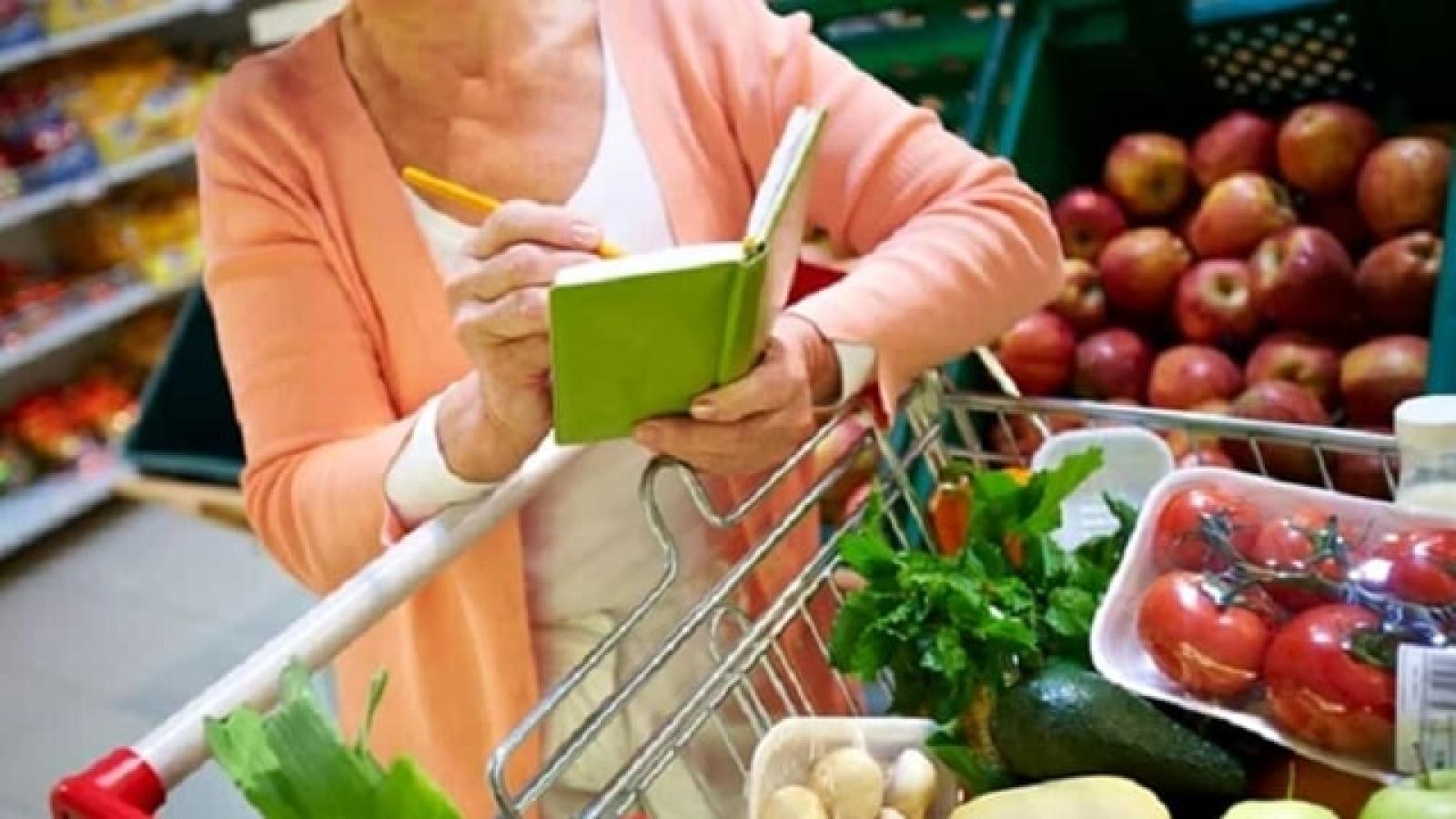 L&rsquo;inflazione continua a tirare colpi: 1.094 euro in pi&ugrave; l'anno per famiglia