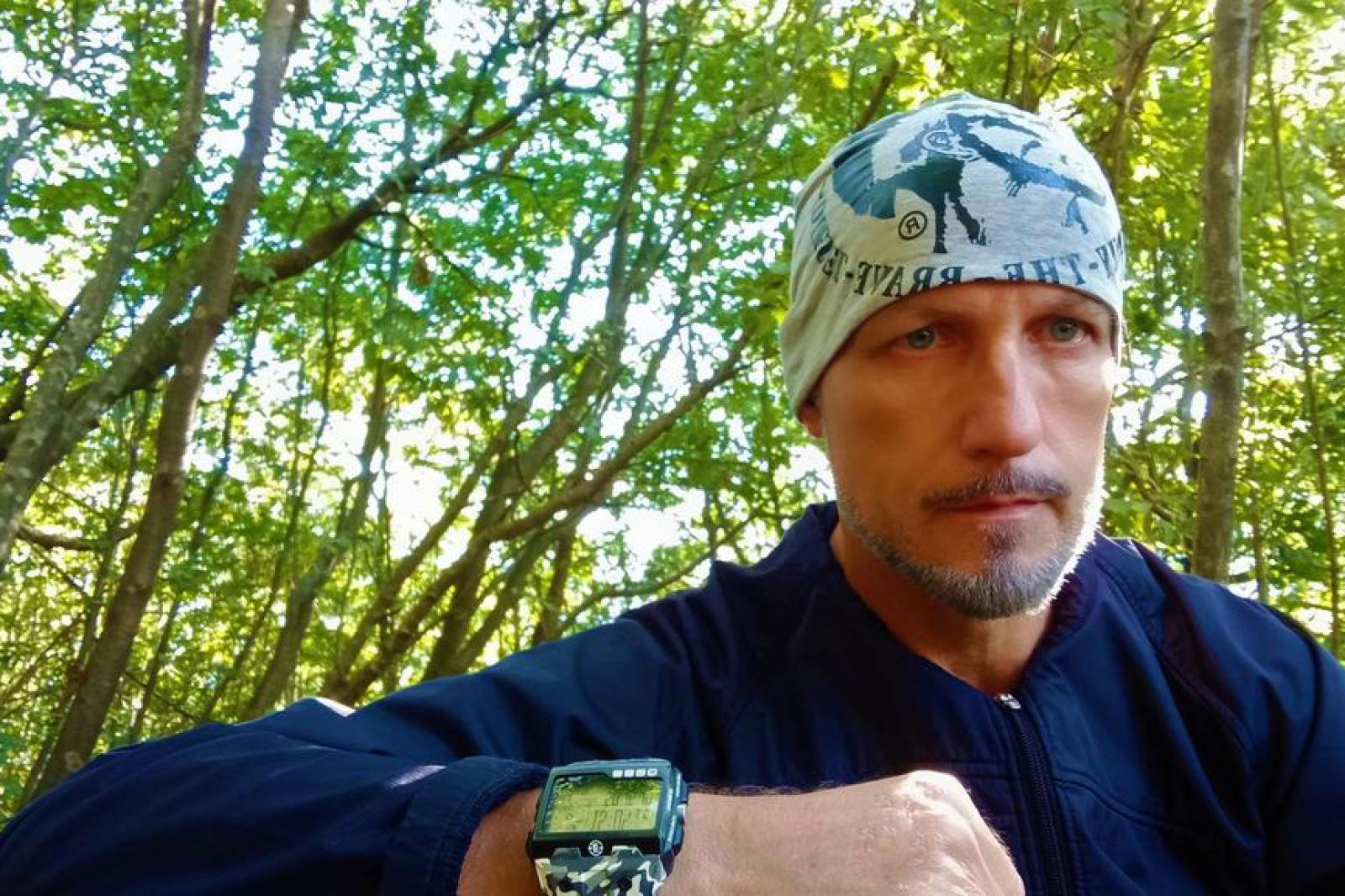 Muore all'improvviso mentre gioca a calcio