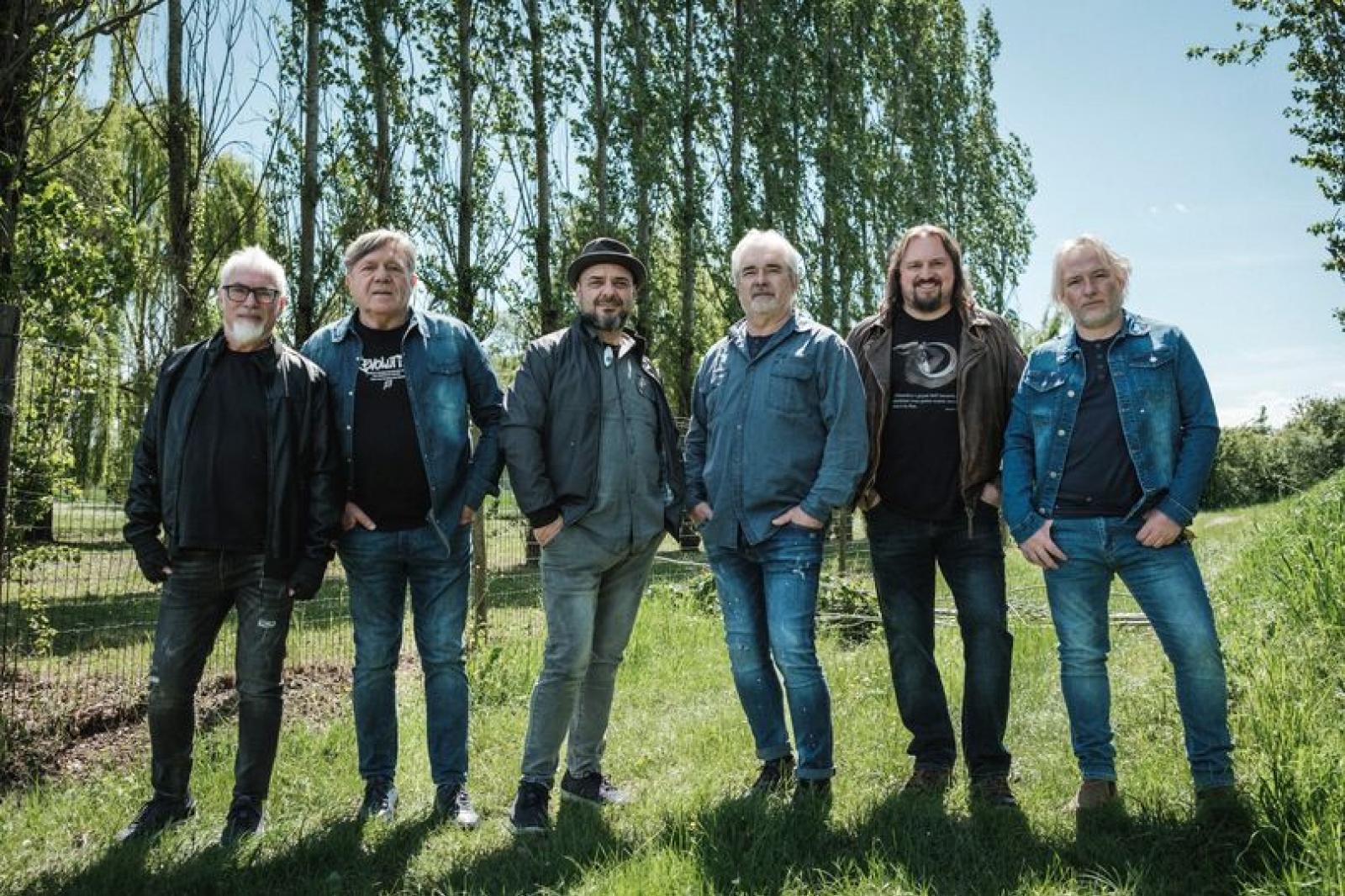 I Nomadi premiati per il loro impegno umanitario