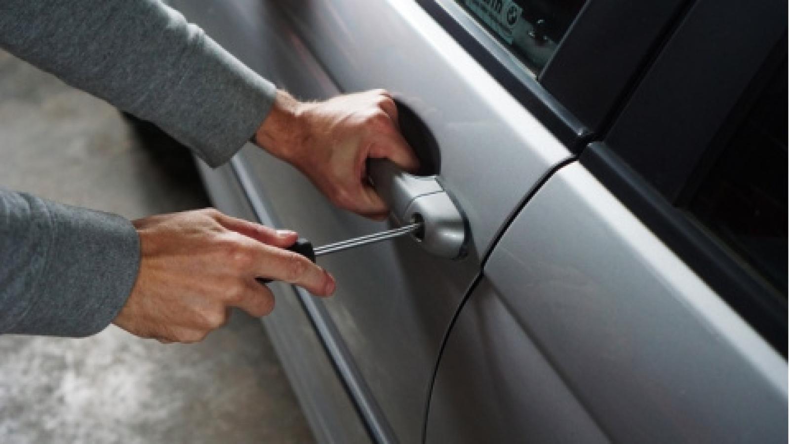 Idraulico derubato di tutti gli attrezzi, &egrave; disperato