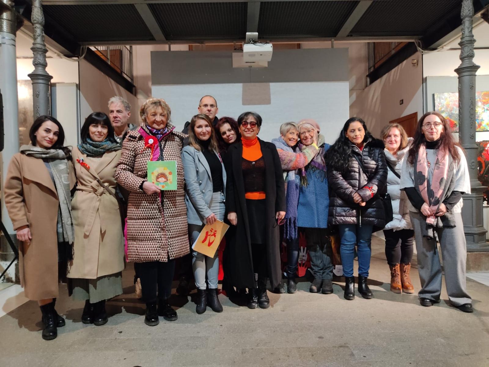 Venti artisti per dire no alla violenza