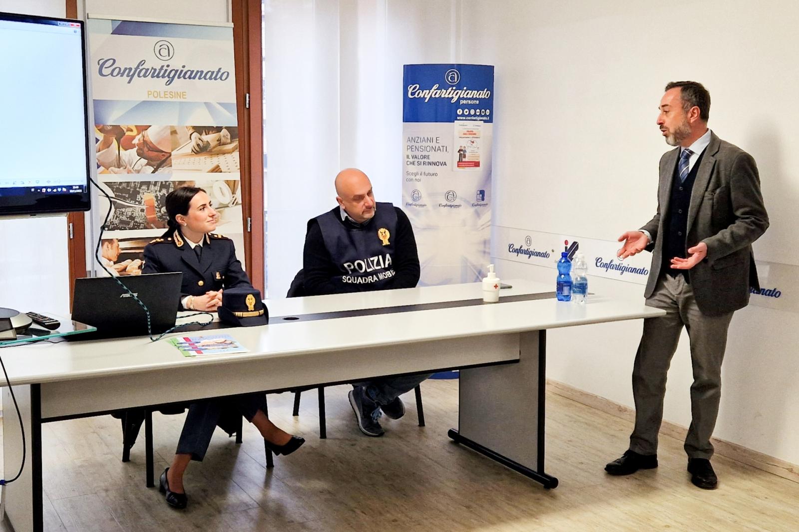 "Sotto le feste, occhio alle truffe nei posteggi"