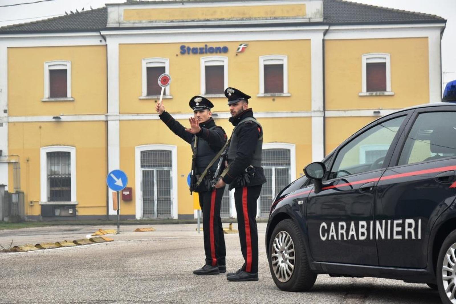 Spaccio e armi a Badia, arrestati due giovani