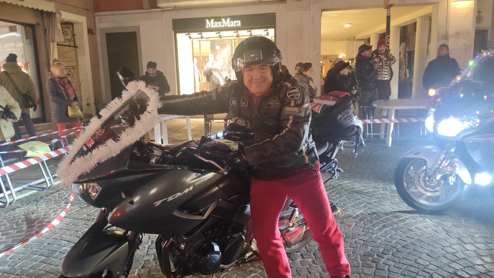 Babbo Natale romba sui bolidi 