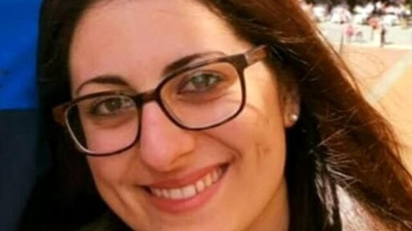 Ammazzata a martellate e coltellate: attendeva un bimbo