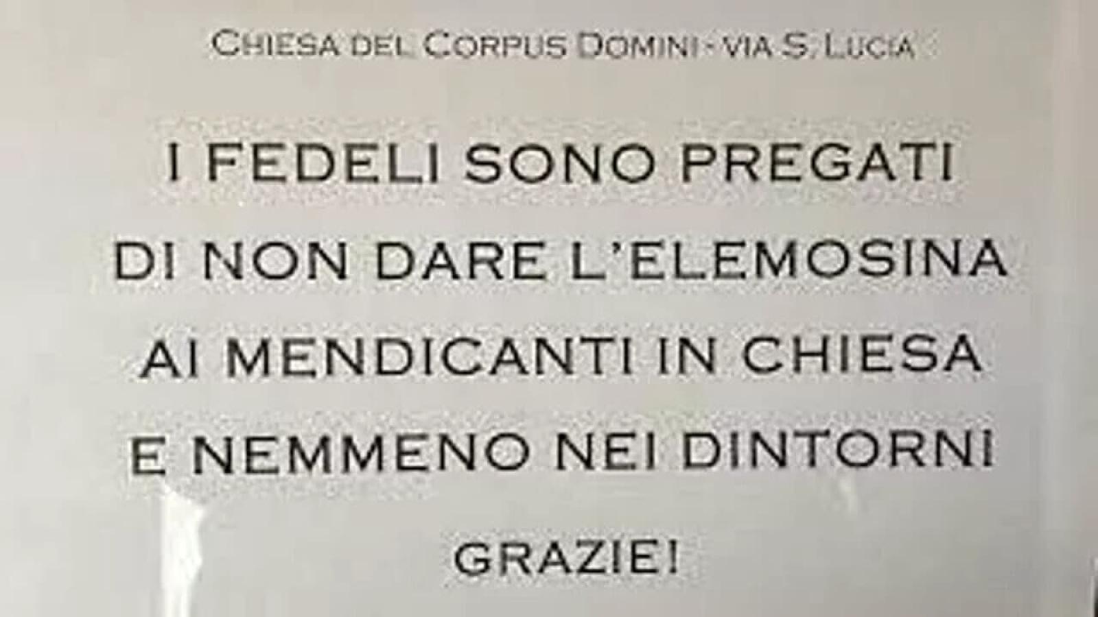 Il parroco ordina: "Niente elemosina". Ed &egrave; polemica