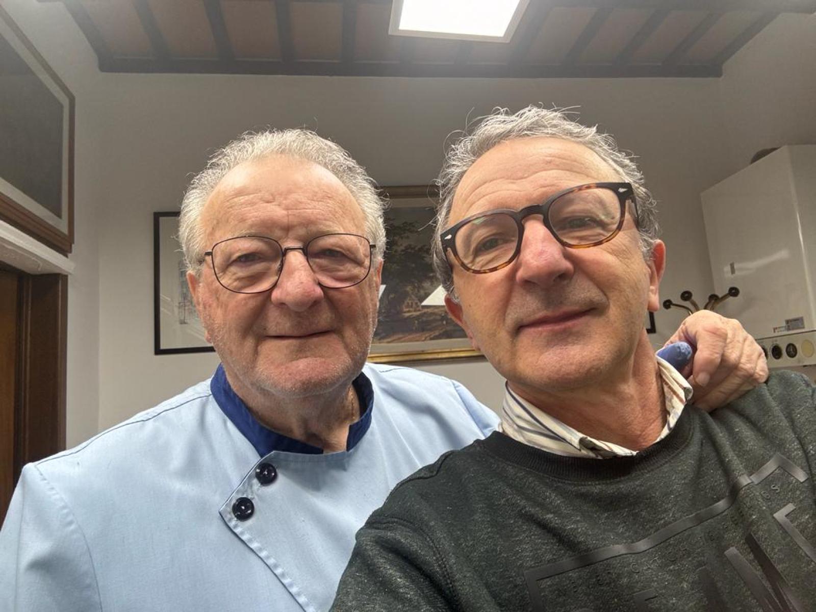 Il barbiere Primo Bazzanin si ritira dopo 50 anni di carriera