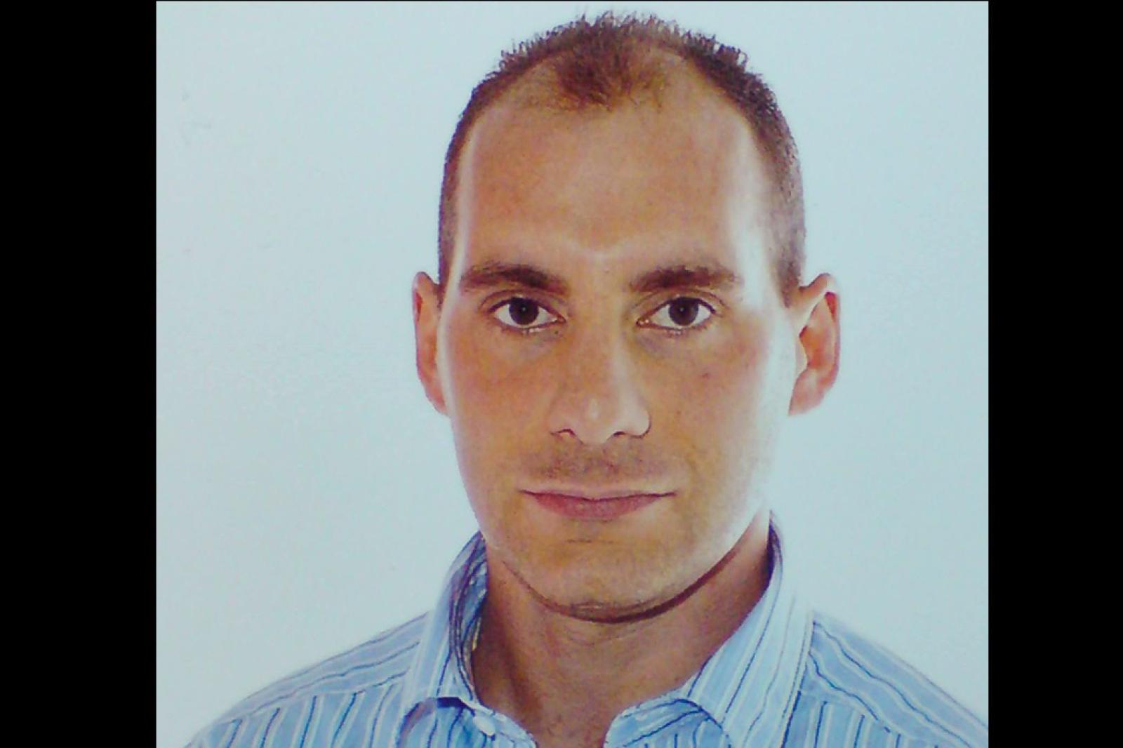 Andrea si sente male in casa e muore all'improvviso