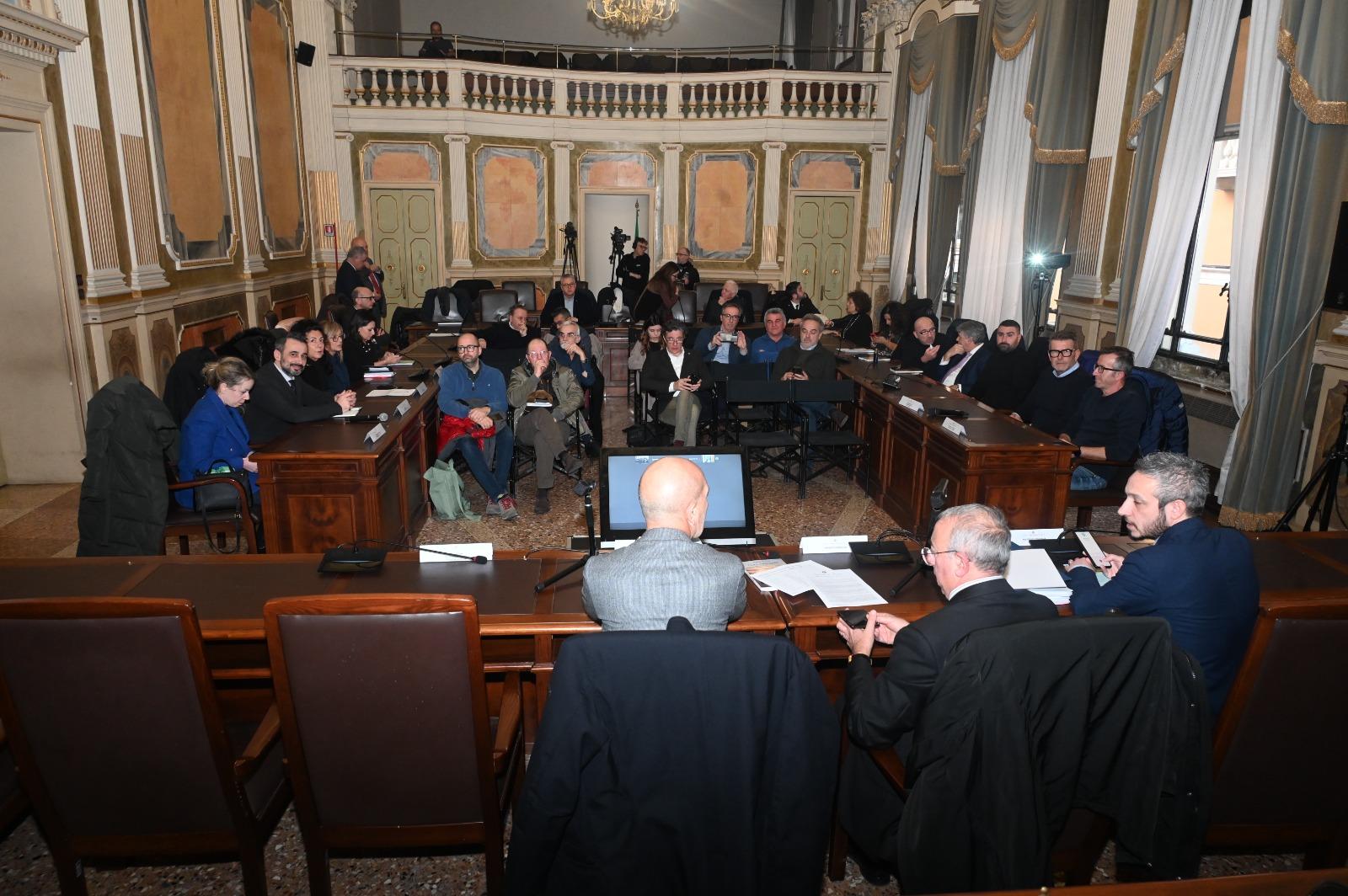 "Sostegni ai pescatori e stato di emergenza"