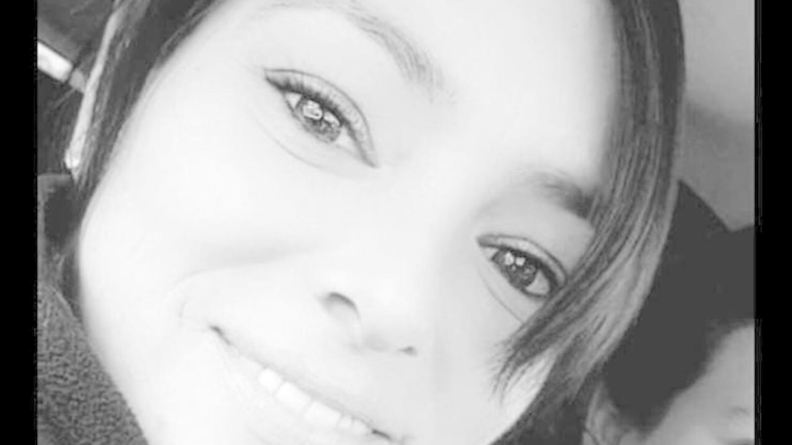 Uccisa a coltellate in casa  41 anni