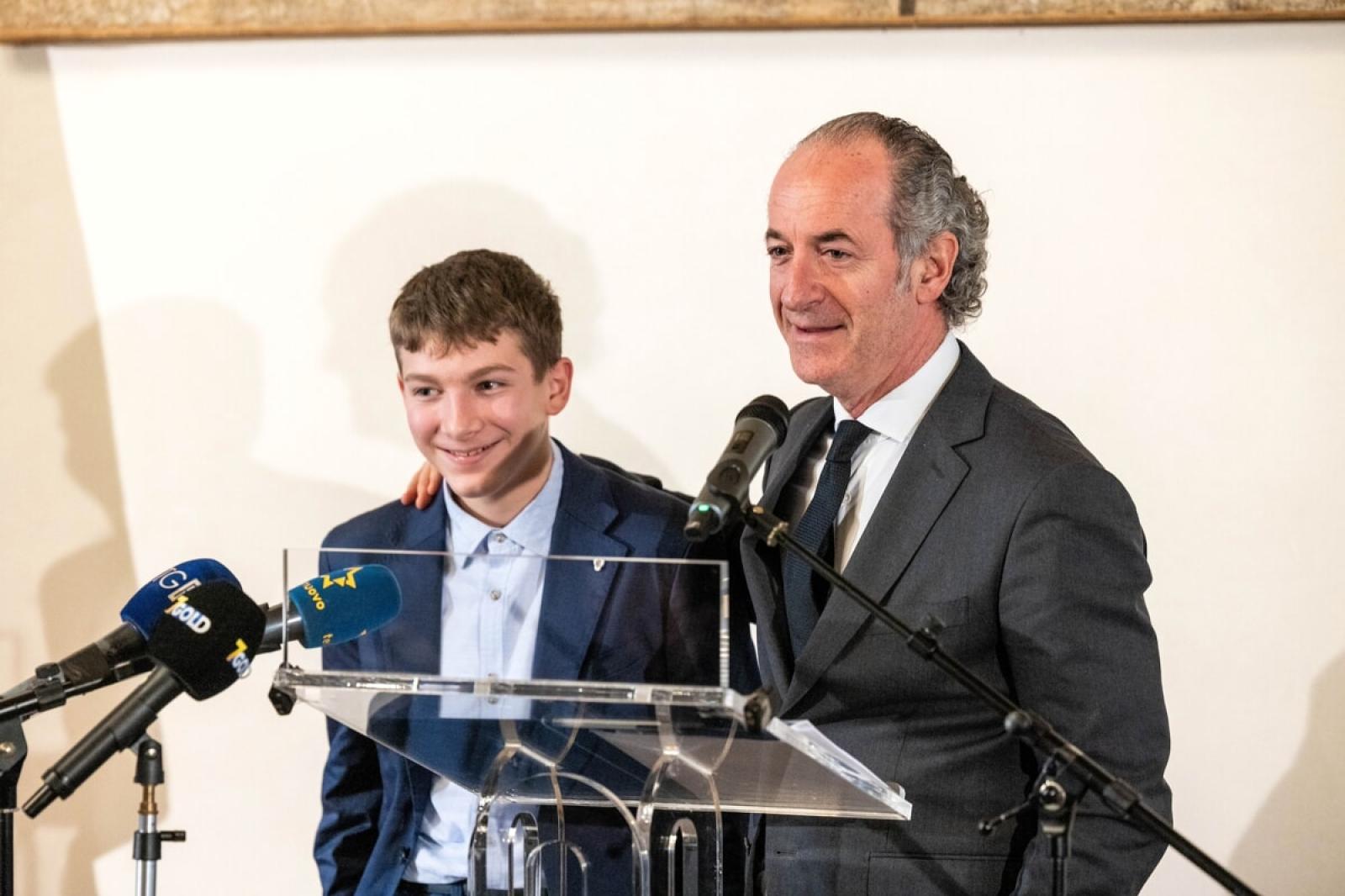 A 14 anni salva una vita: ricevuto da Zaia