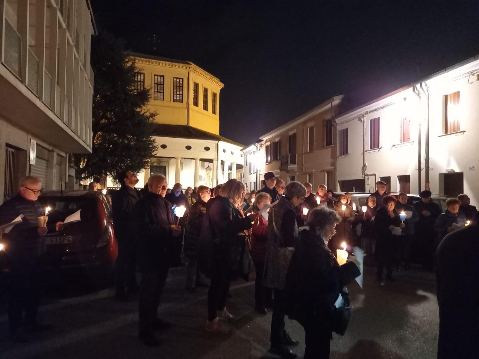 Una preghiera pubblica e in cammino