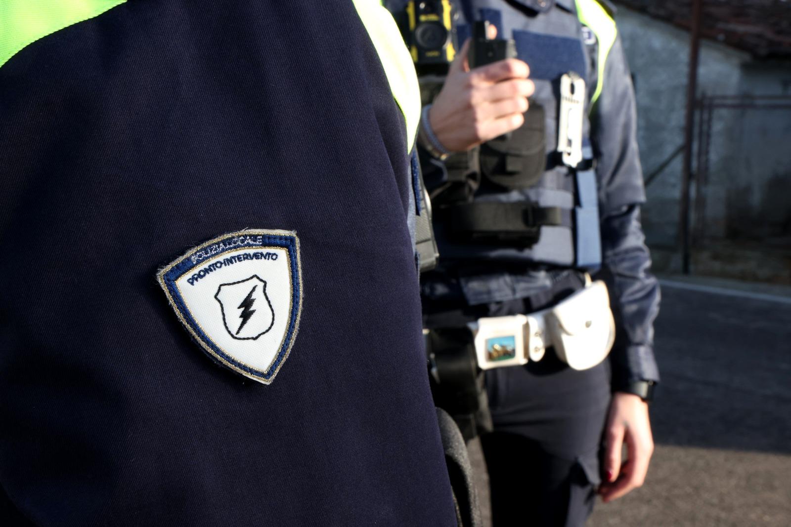 In auto senza patente: intercettati e bloccati