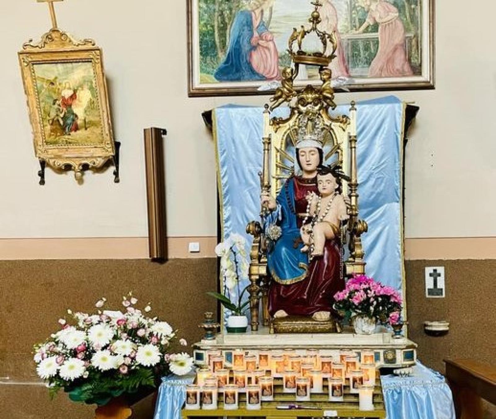 In processione per la Madonna che salv&ograve; dalla peste