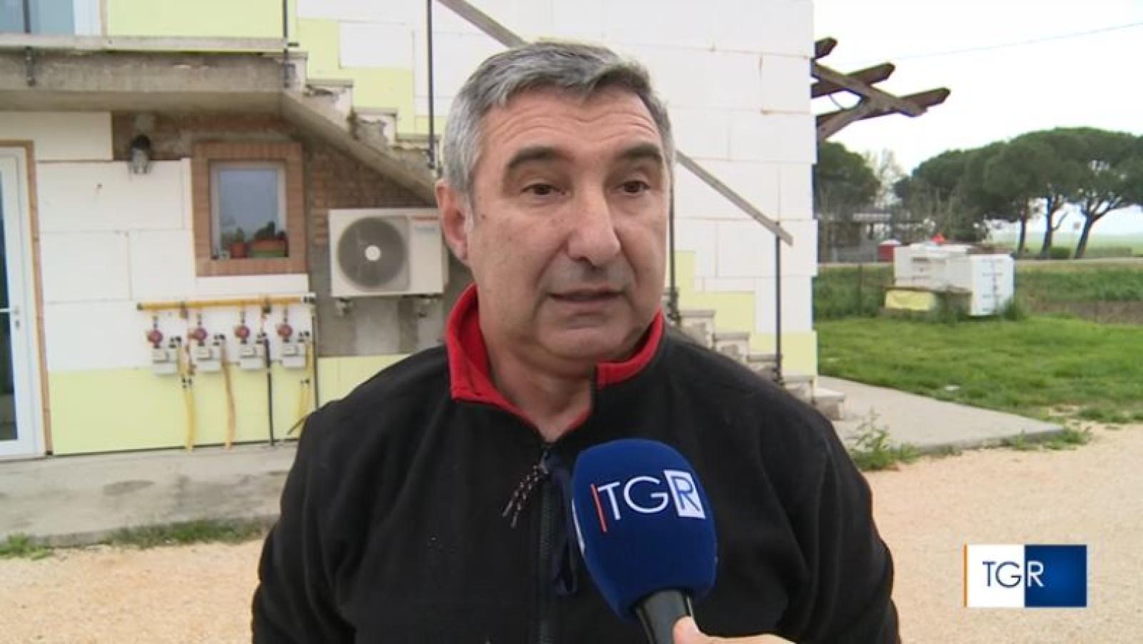 Il pompiere eroe: "Mi sono tuffato e ho salvato la ragazza" 