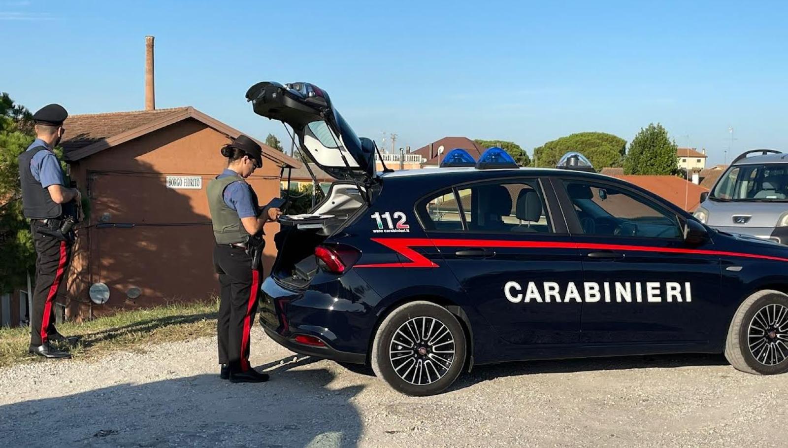 "Bomba messa per uccidere", tre giovani a giudizio immediato