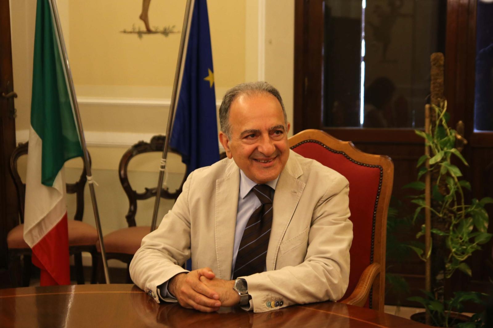 Emergenza Granchio Blu: Enrico Caterino Nominato Commissario per la Gestione della Crisi