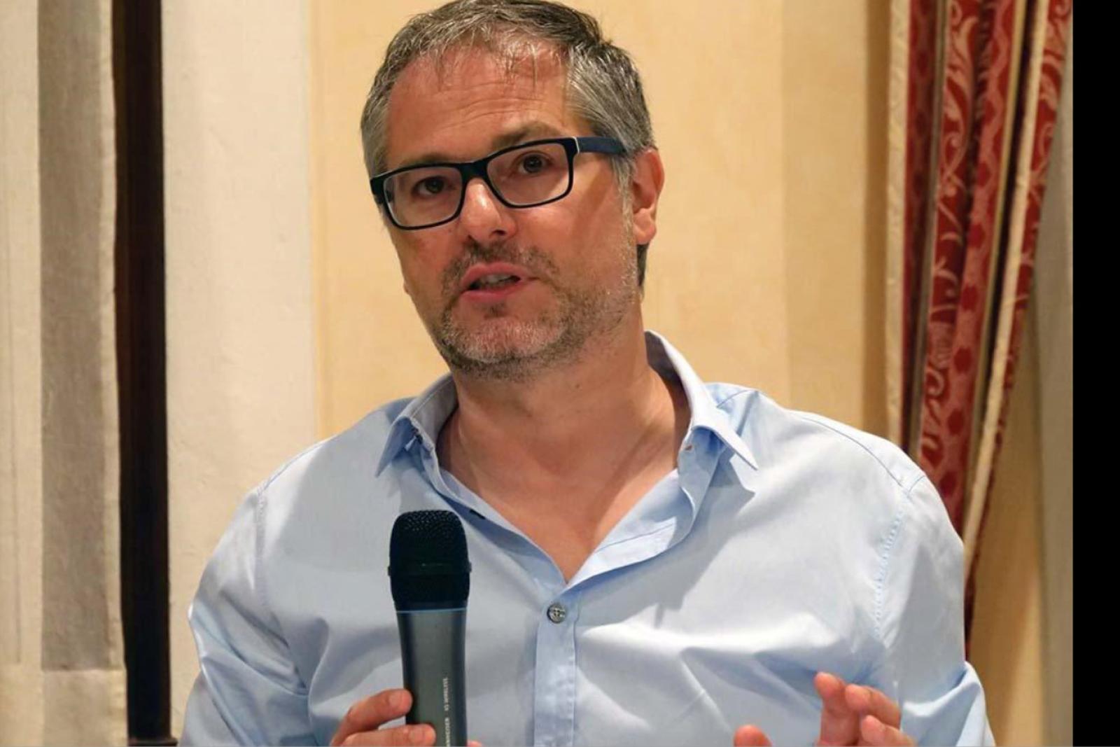 "La destra - destra ordina e il sindaco cambia idea"