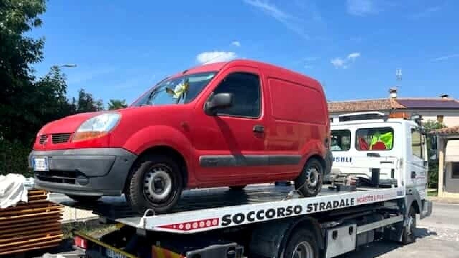 Tragedia a Bigolino: Mimmo Tres trovato morto nel furgone, fatale un malore