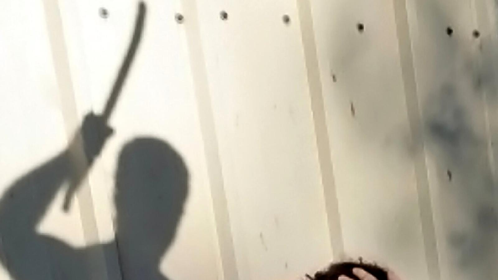 Bastonate al commerciante per rubare l&rsquo;incasso