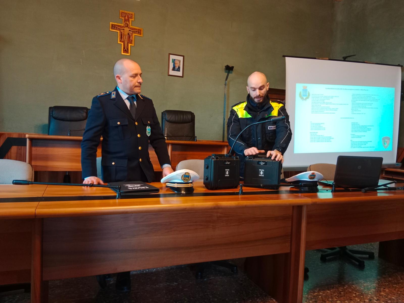Beccati il vandalo dei rifiuti e i protagonisti della rissa