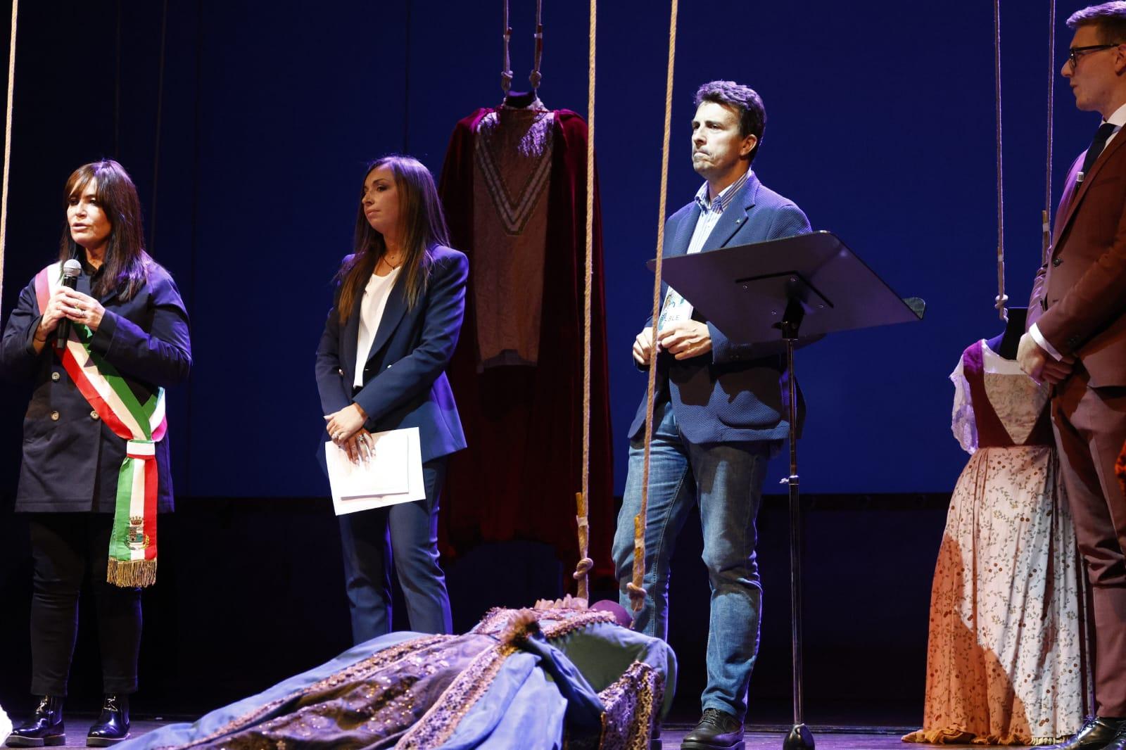 Su il sipario sulla stagione del Sociale