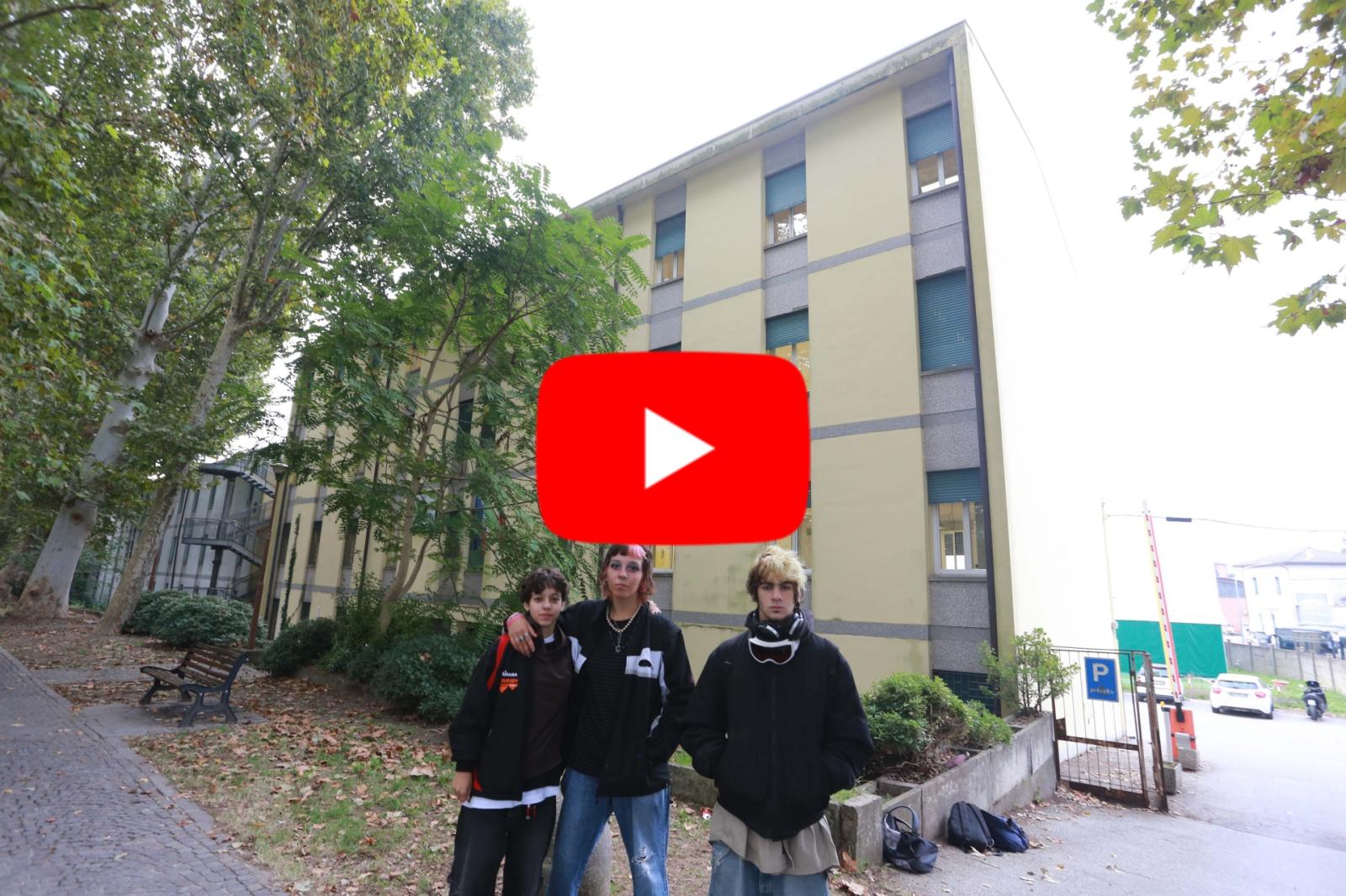 Celio, lo striscione della protesta