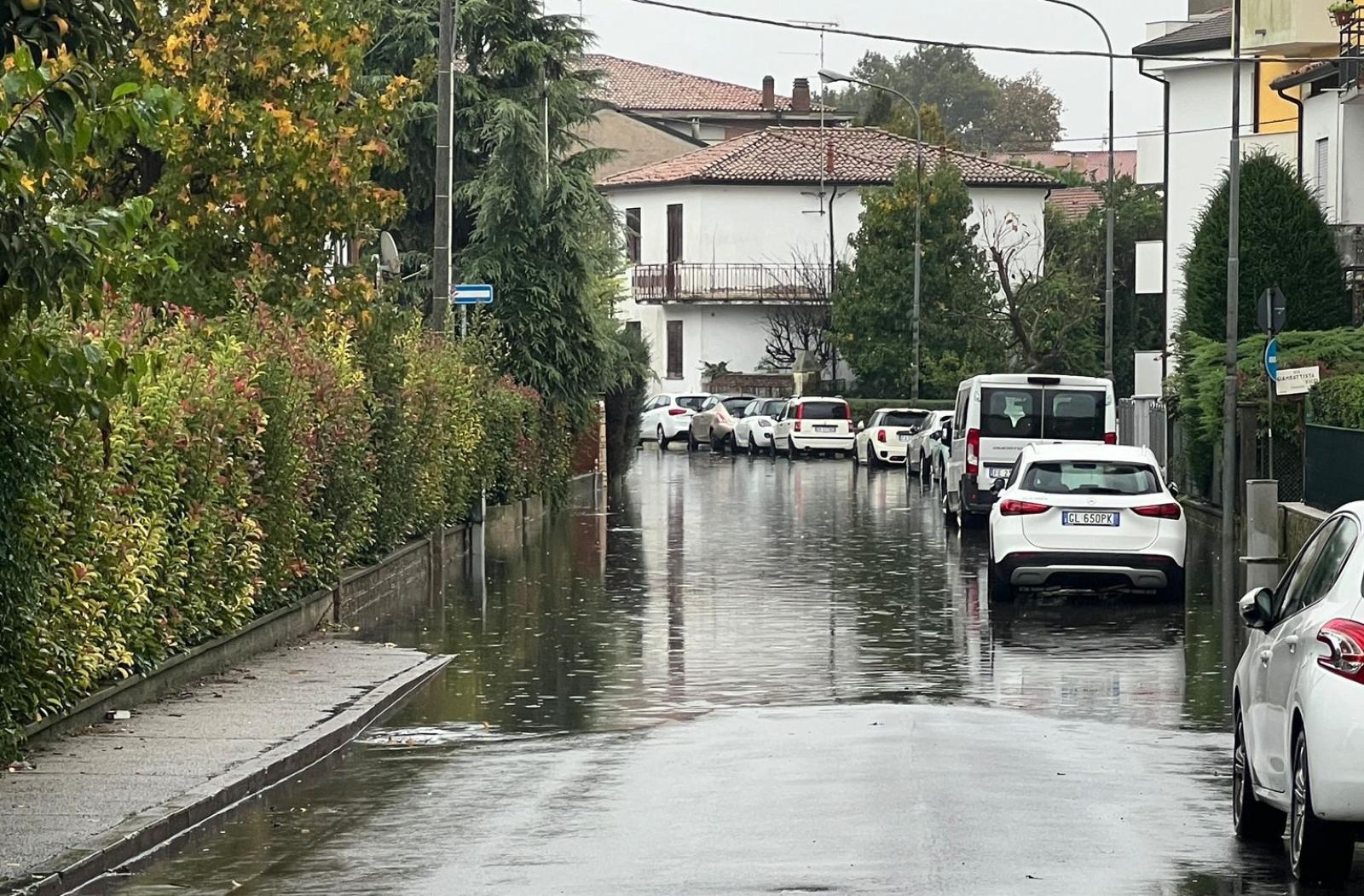 La pioggia frena il week end