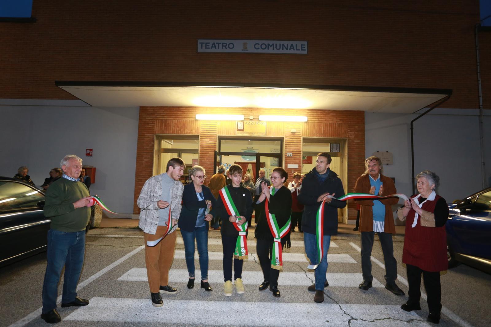 Dopo le fiamme, il teatro rinasce