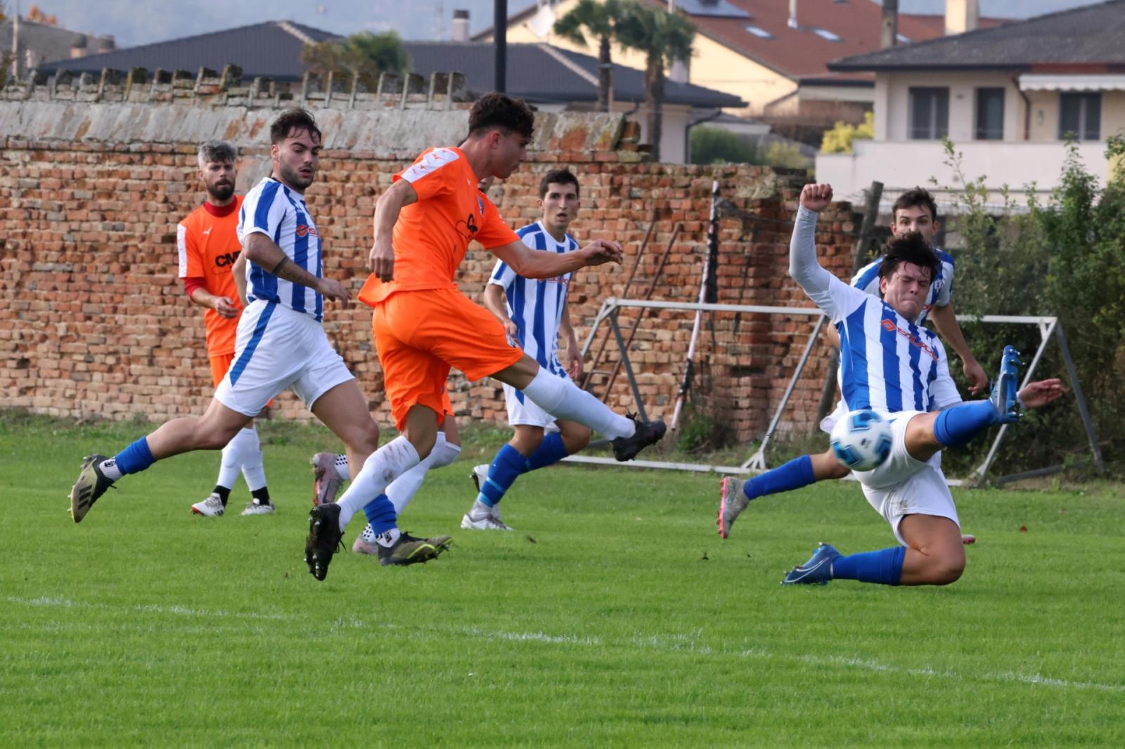 Polveri bagnate per il Rovigo