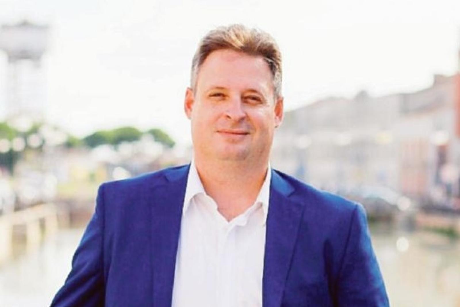 Ladri in giardino mentre i proprietari dormono