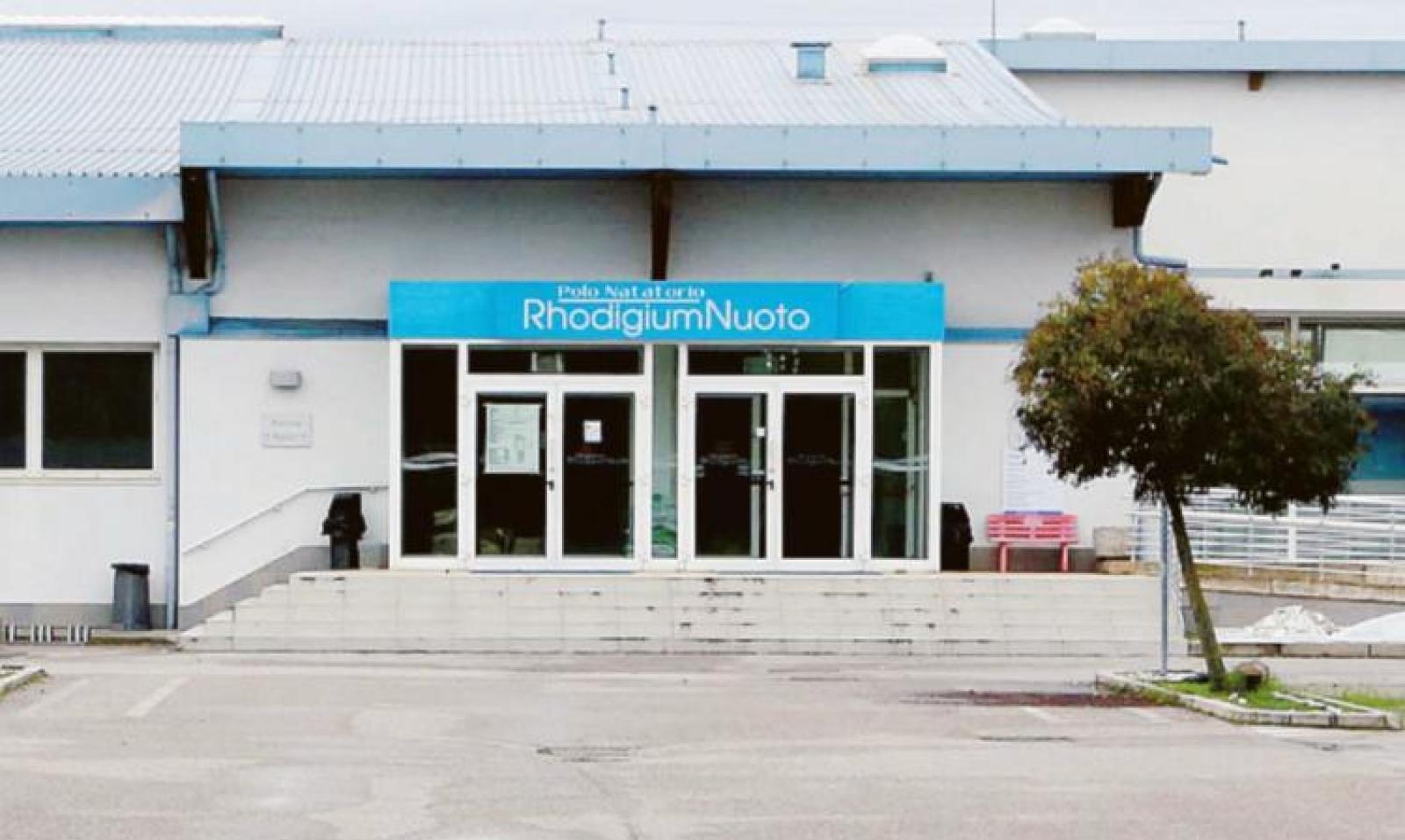 Piscina, apertura ancora pi&ugrave; lontana