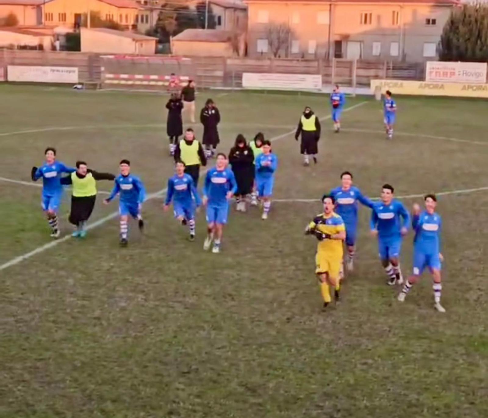 La Turchese balza in vetta