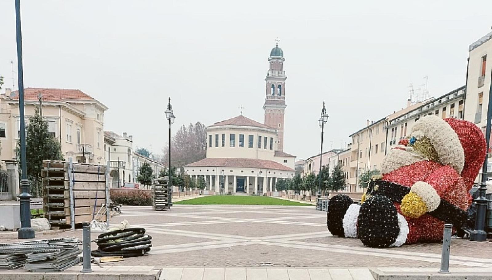 Il &ldquo;villaggio&rdquo; in piazza Matteotti