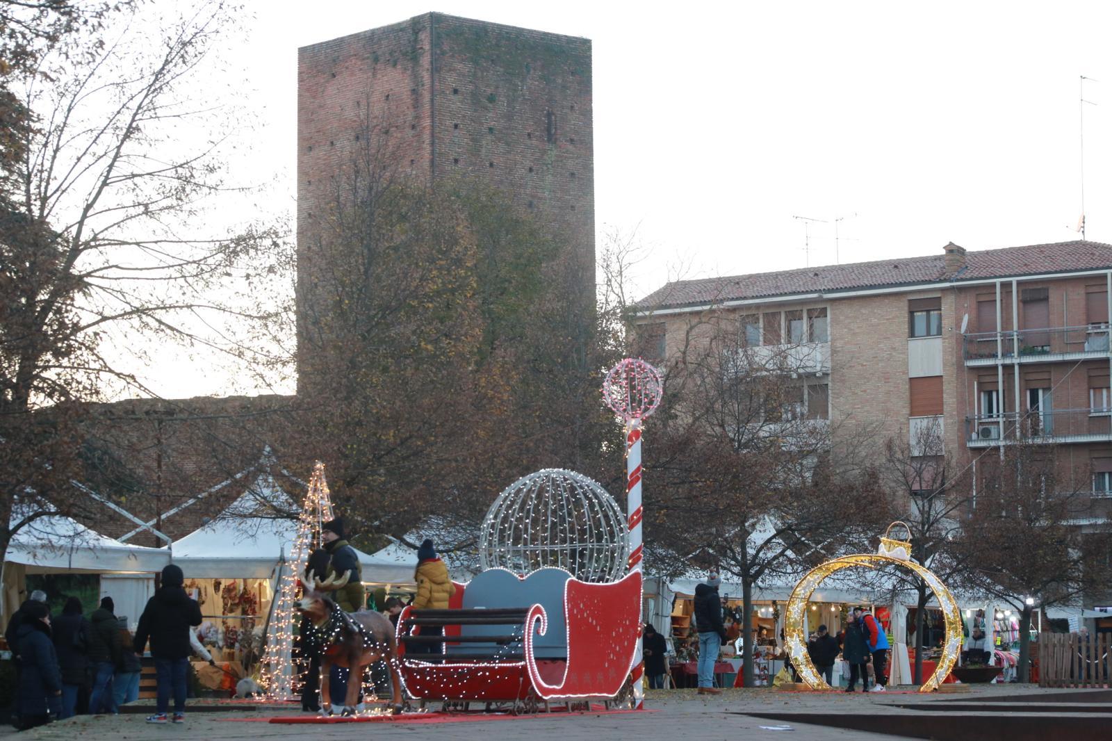 I mercatini illuminano le Torri