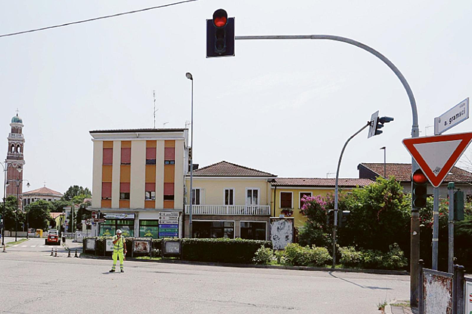 Rotatoria Ponta, tempi ancora lunghi