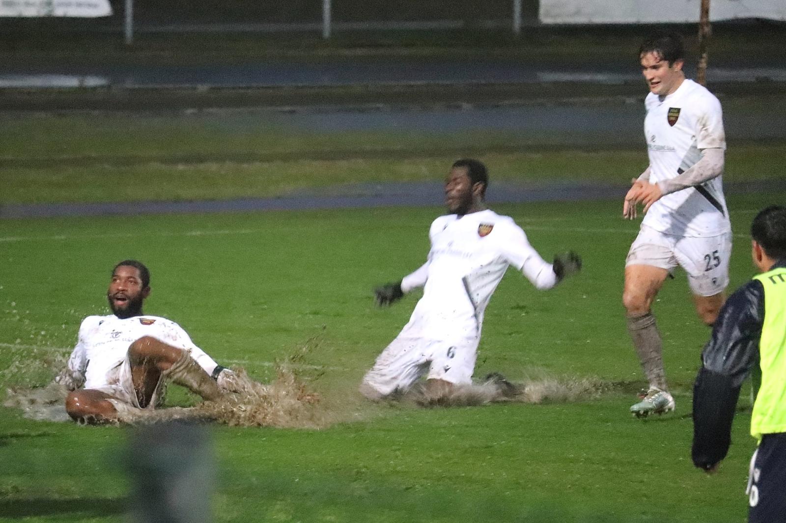 L&rsquo;Adriese vola nel nome di Sante