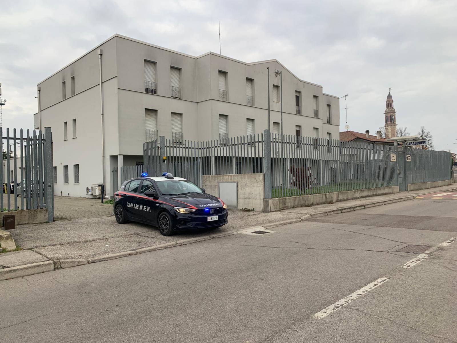 Ubriaco fradicio aggredisce i Carabinieri a Badia Polesine: arresto e condanna per direttissima