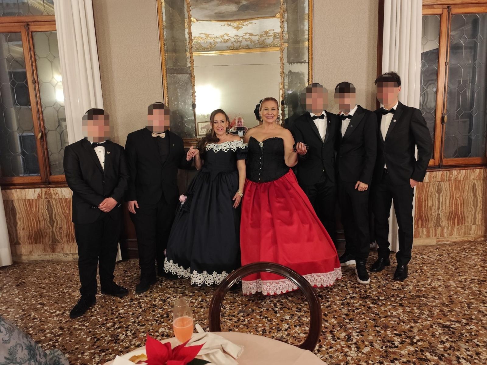 Insulti razzisti e omofobi agli studenti napoletani