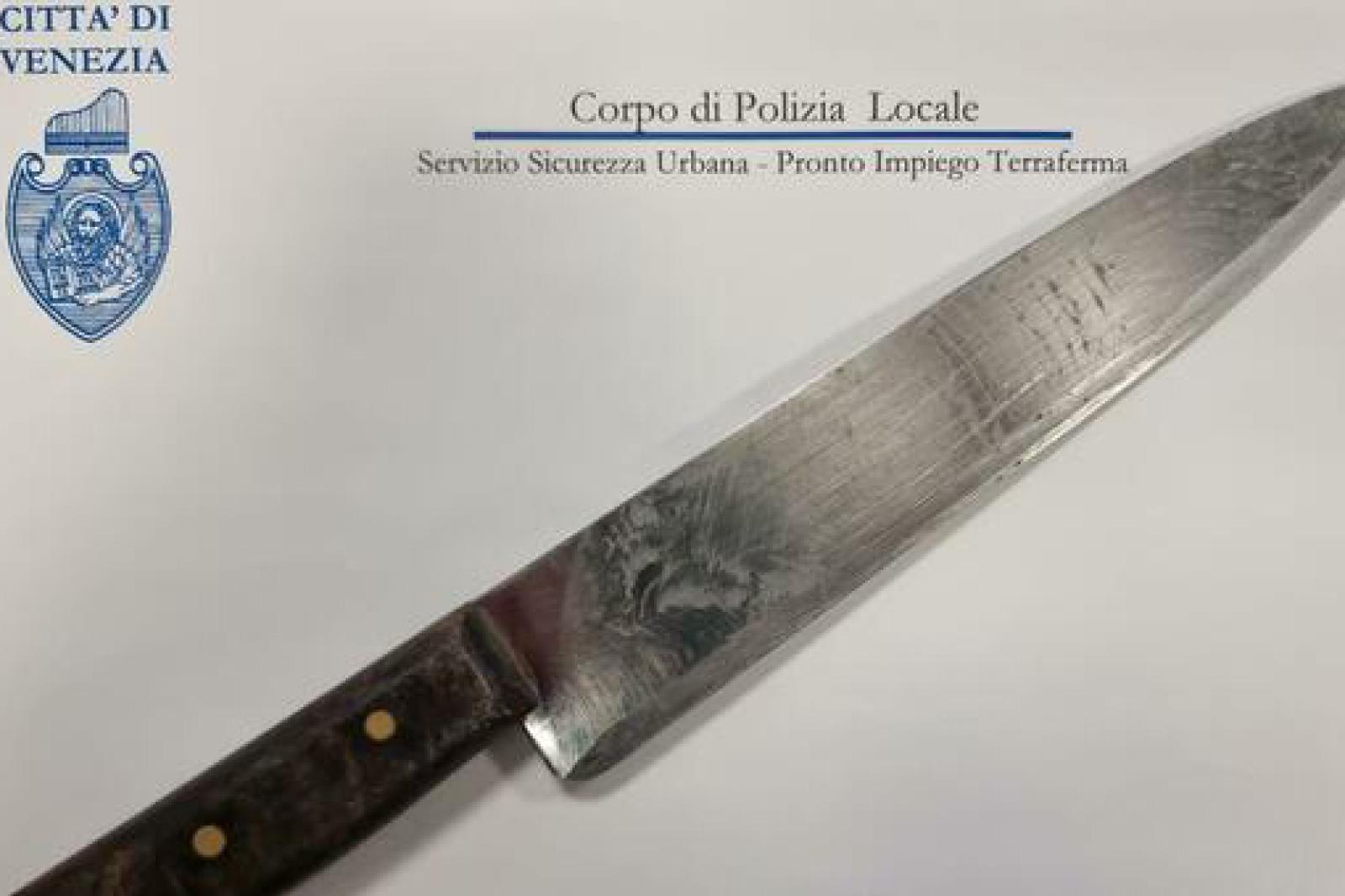 Un coltello, un arresto e una citt&agrave; in allerta: la sicurezza a Mestre sotto i riflettori