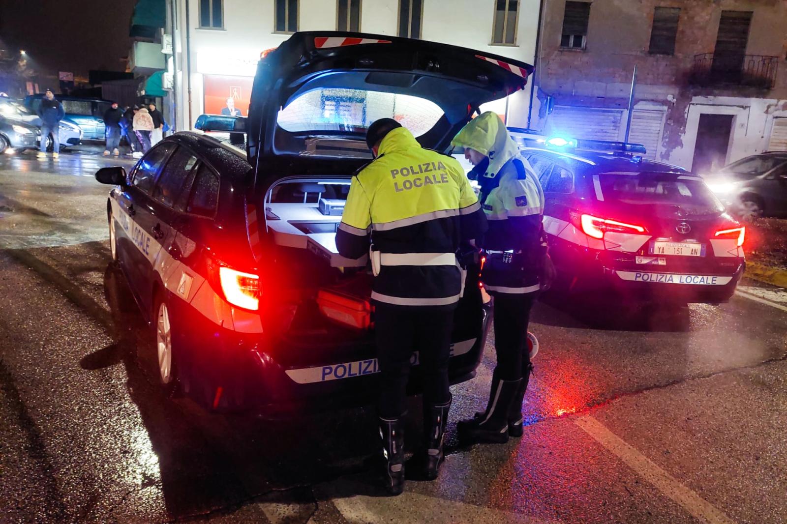 Falciata mentre attraversa