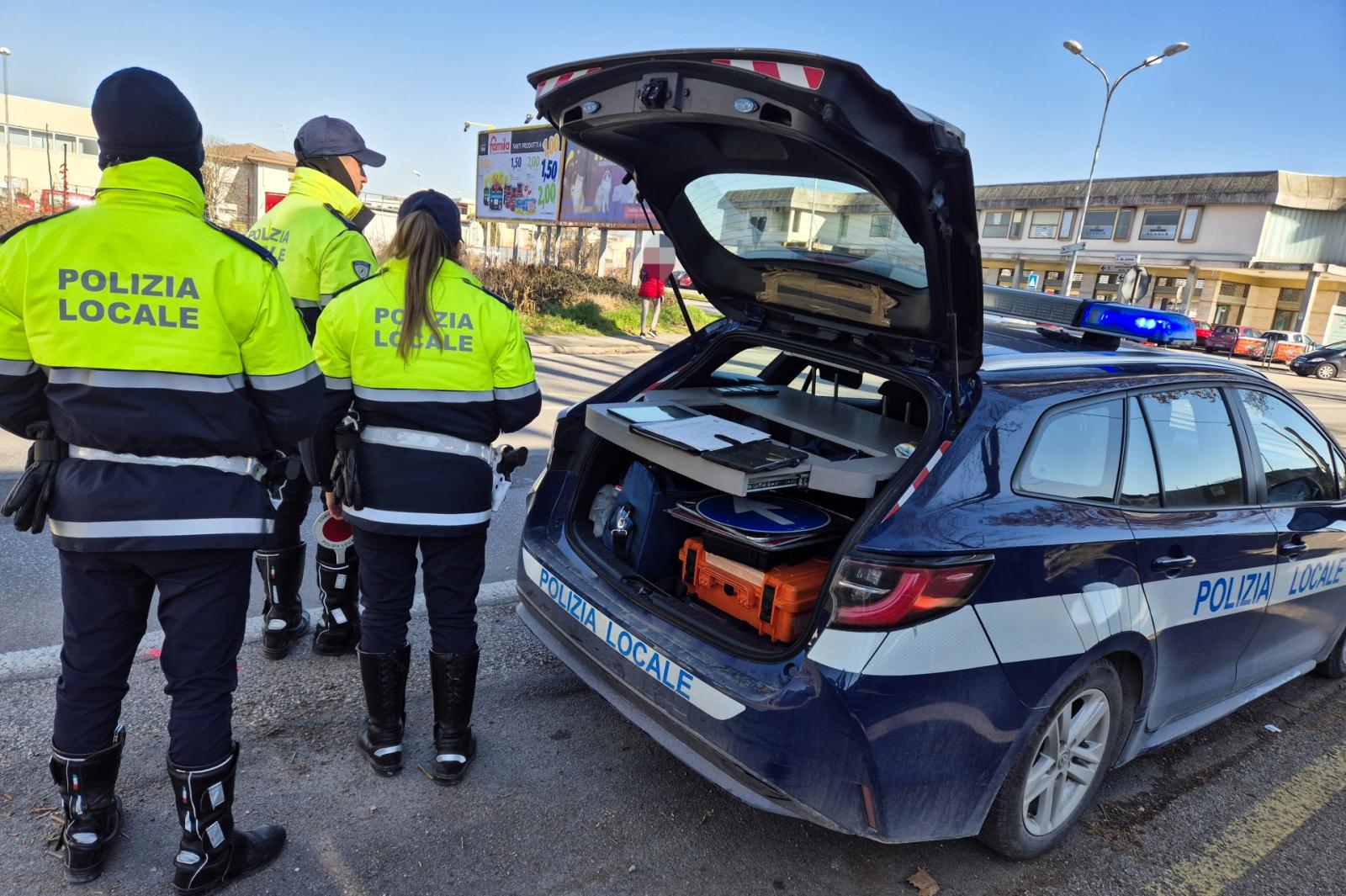 Incidente e ciclista ferita