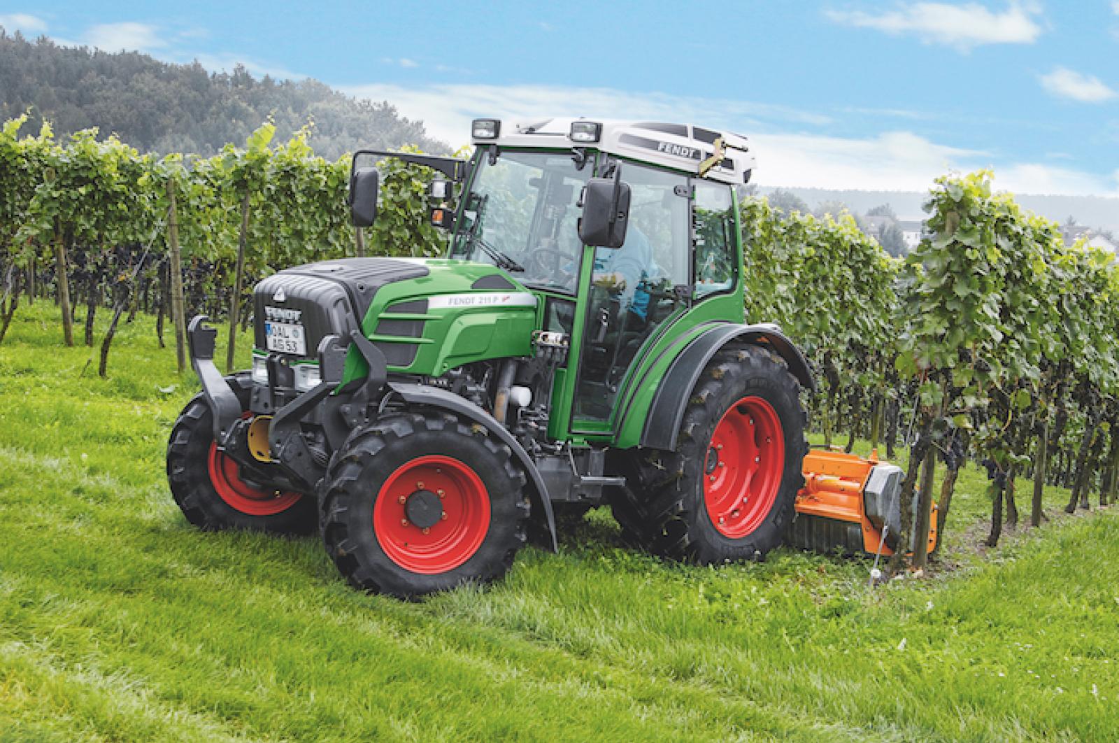 Malore in trattore, muore a 54 anni