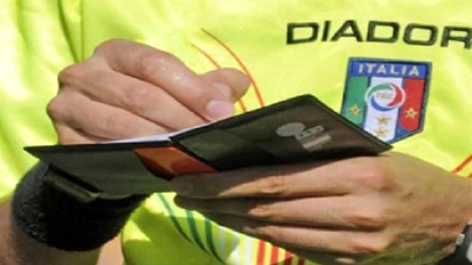 Insulti razzisti, l'arbitro sospende la partita