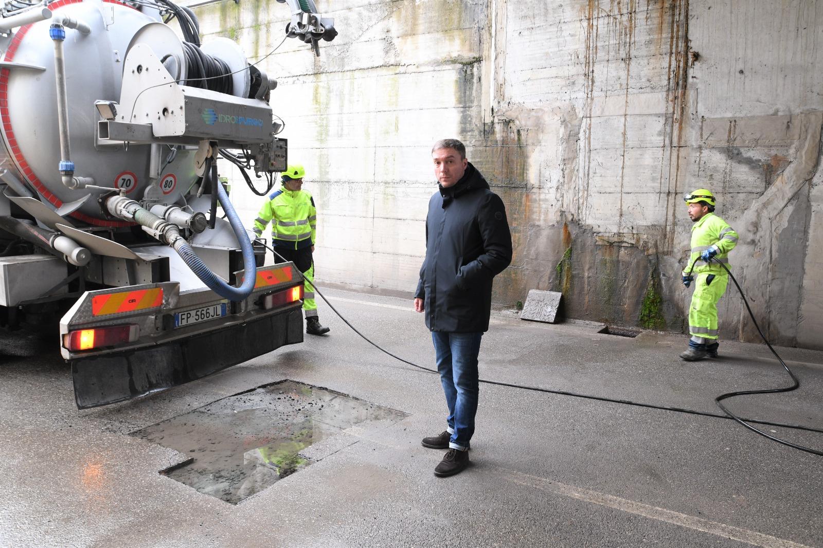 "Cercheremo di riaprire il prima possibile"