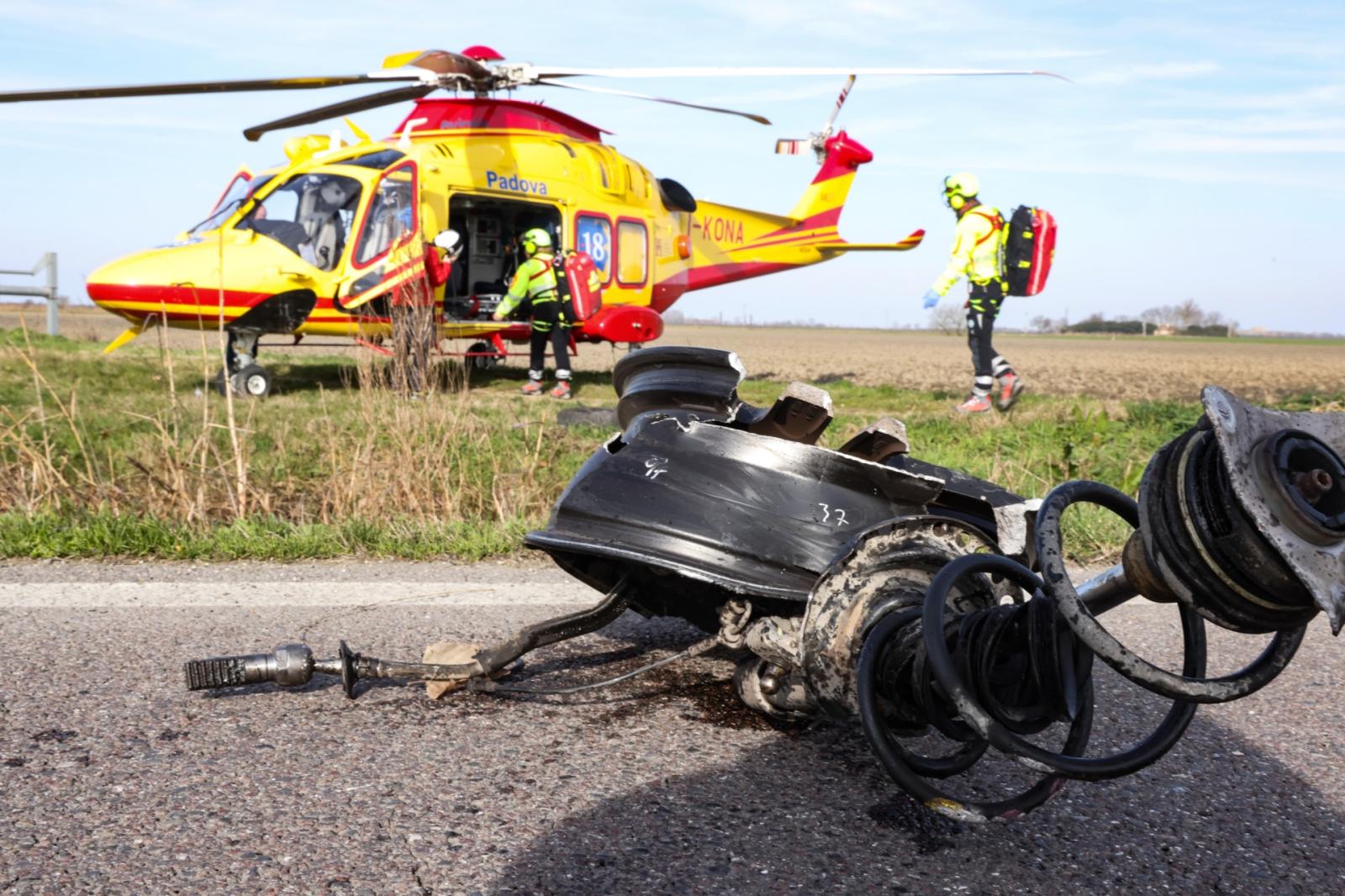 A 17 anni, senza patente, rischia la vita: gravissimo