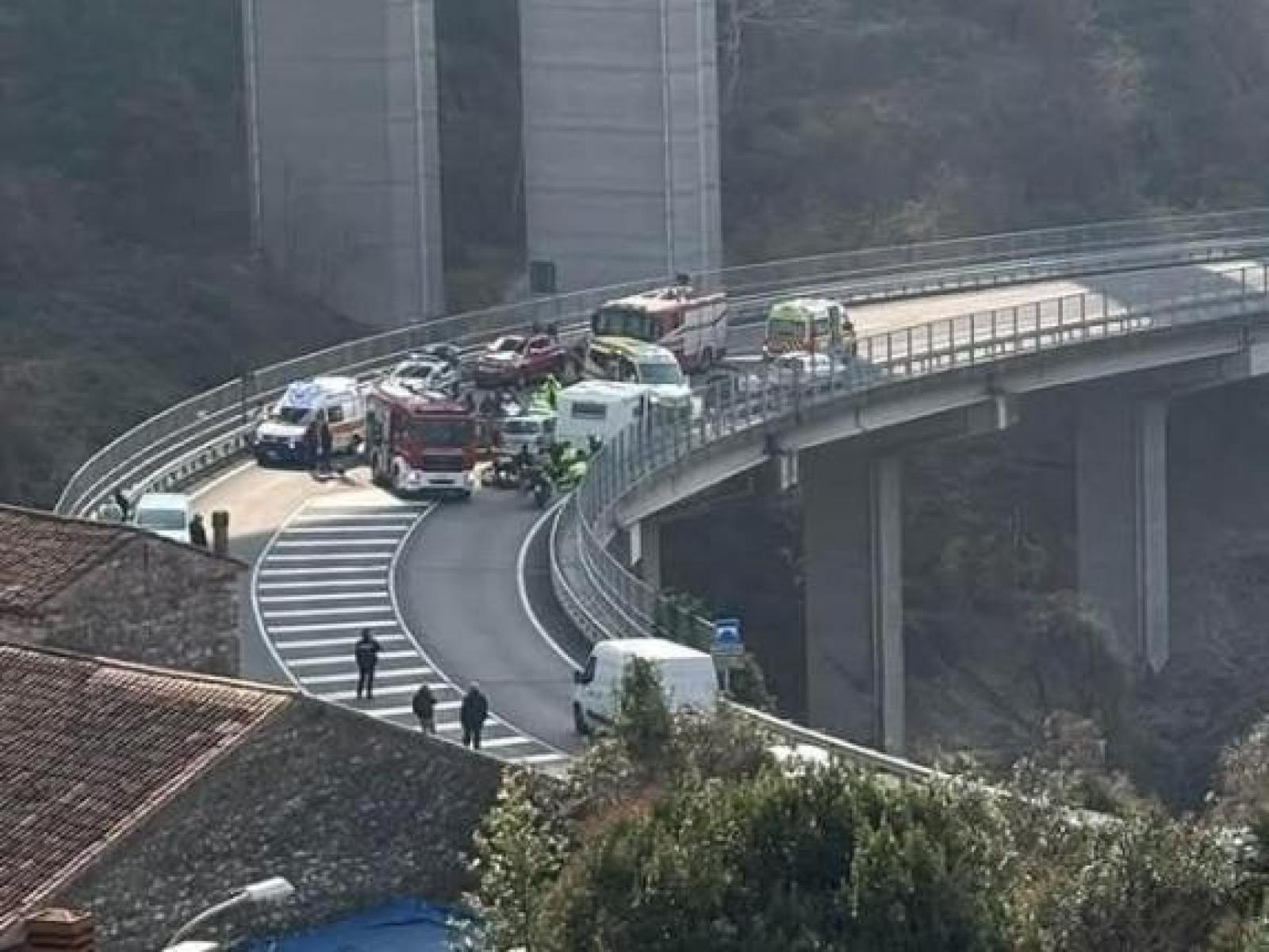Tragedia sulla Statale Alemagna: una bambina perde la vita in un incidente stradale