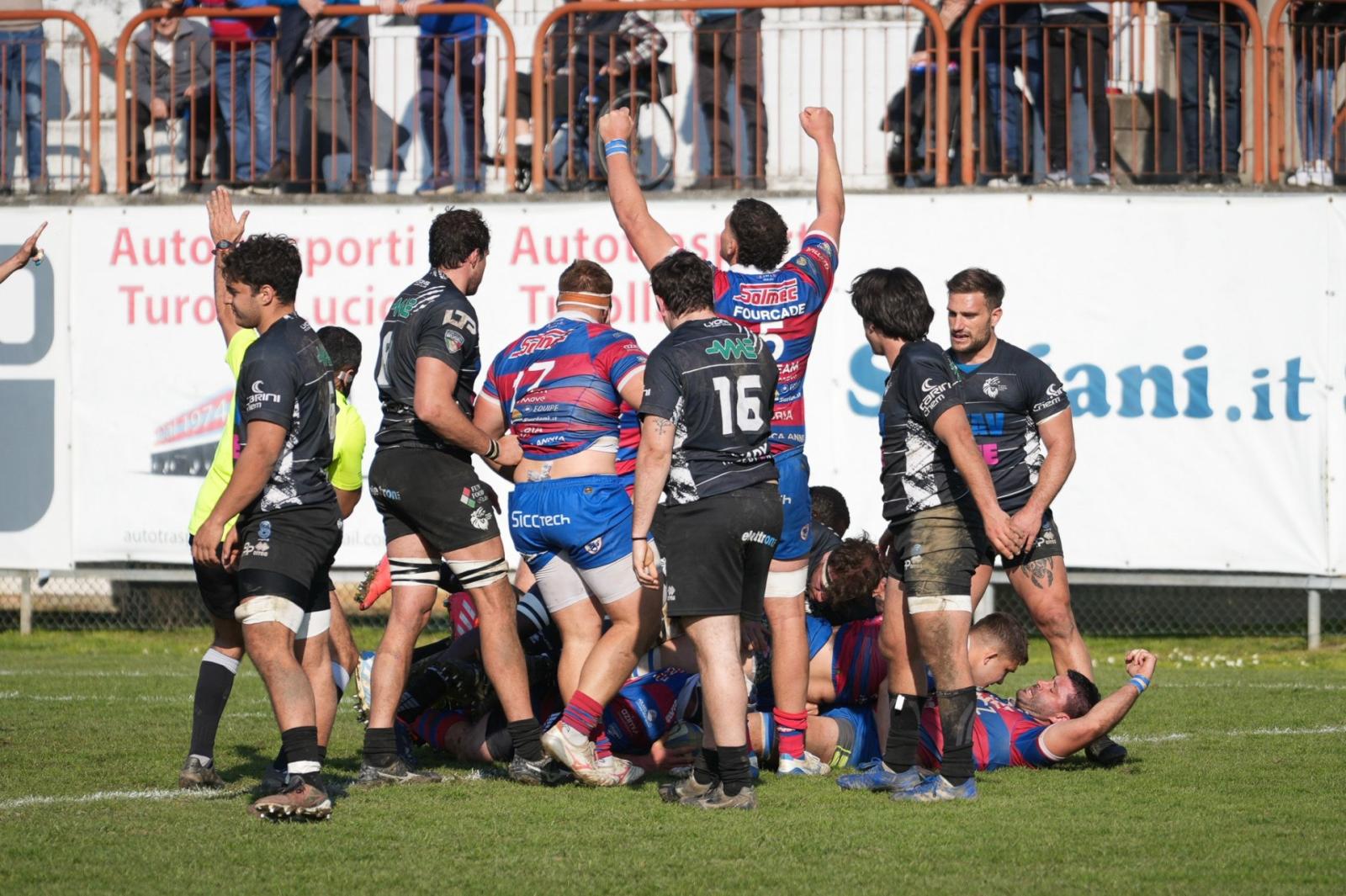 Bersaglieri schiacciasassi: 37-7, Sitav Lyons ko e bonus conquistato