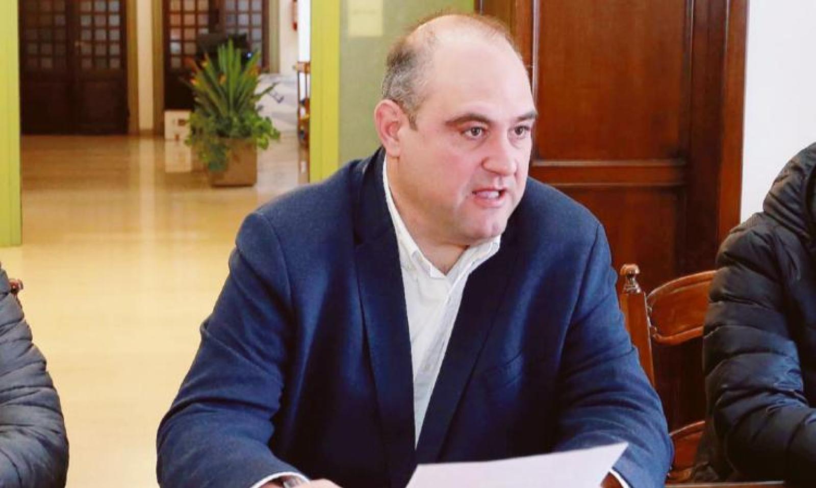 Spese per il Natale, ancora polemica