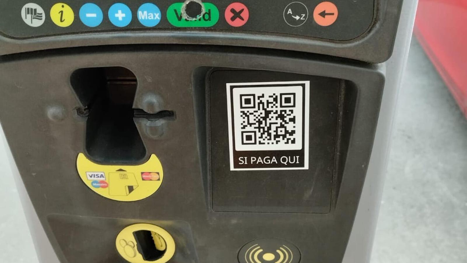 Allerta QR Code sui parcometri: la truffa che minaccia gli automobilisti a Verona